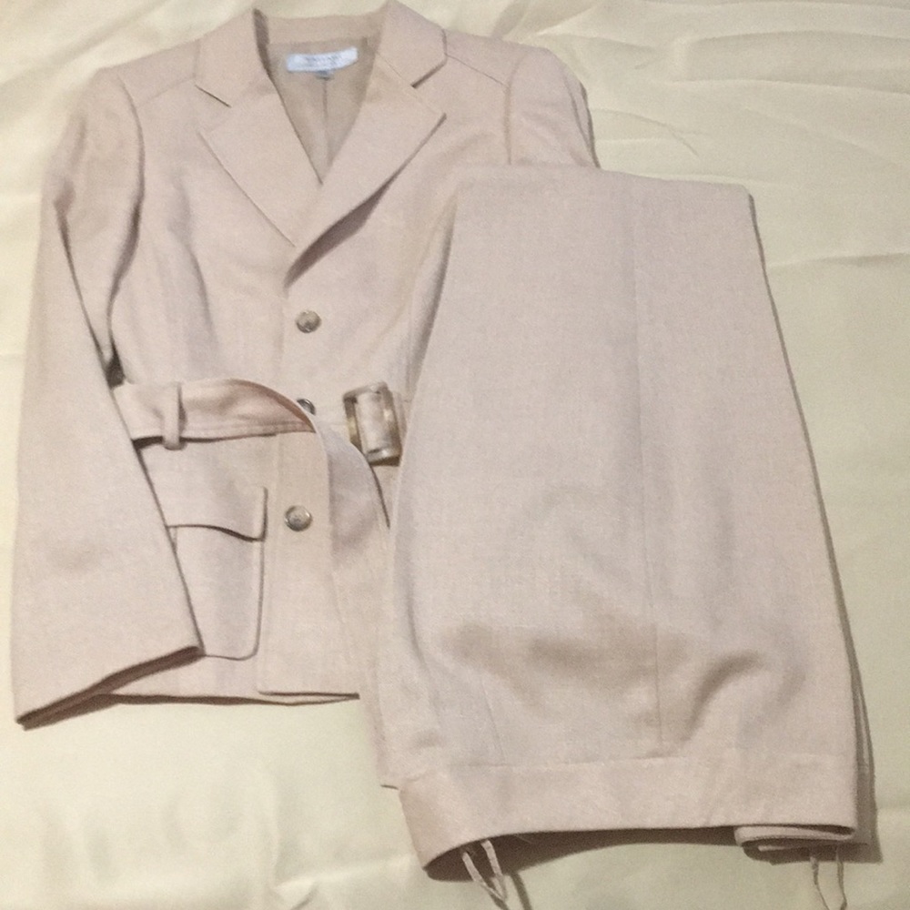 Tahari Arthur S. Levine 2pc pants& jacket